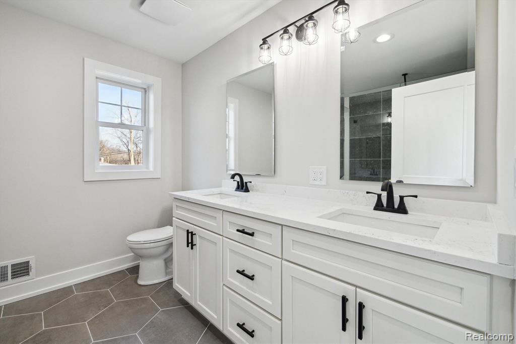 241 Maplehill Road Rochester Hills, MI 48306 - Photo 25 of 46