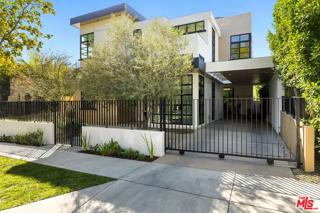 $5,750,000 | 8732 Rangely Avenue, West Hollywood, CA 90048