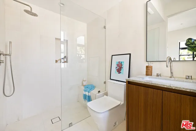 $5,750,000 | 8732 Rangely Avenue, West Hollywood, CA 90048