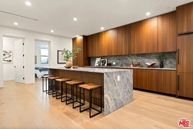 $5,750,000 | 8732 Rangely Avenue, West Hollywood, CA 90048