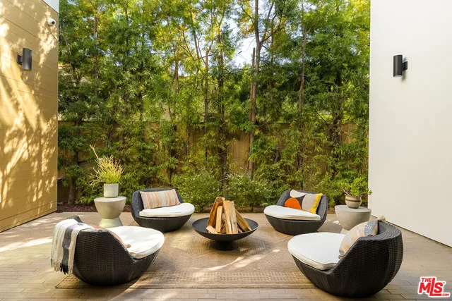 $5,750,000 | 8732 Rangely Avenue, West Hollywood, CA 90048