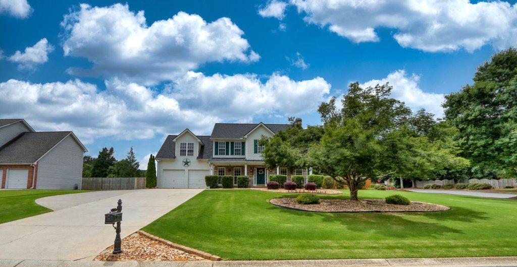 Welcome home to beautiful 14 Pine Valley Court!