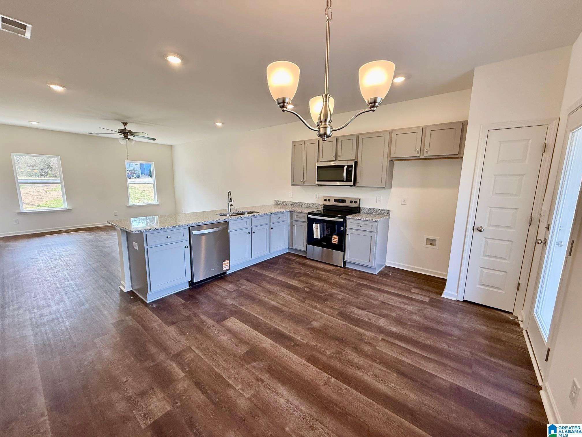258 Chappell Street Sylacauga, AL 35151 - Photo 6 of 17