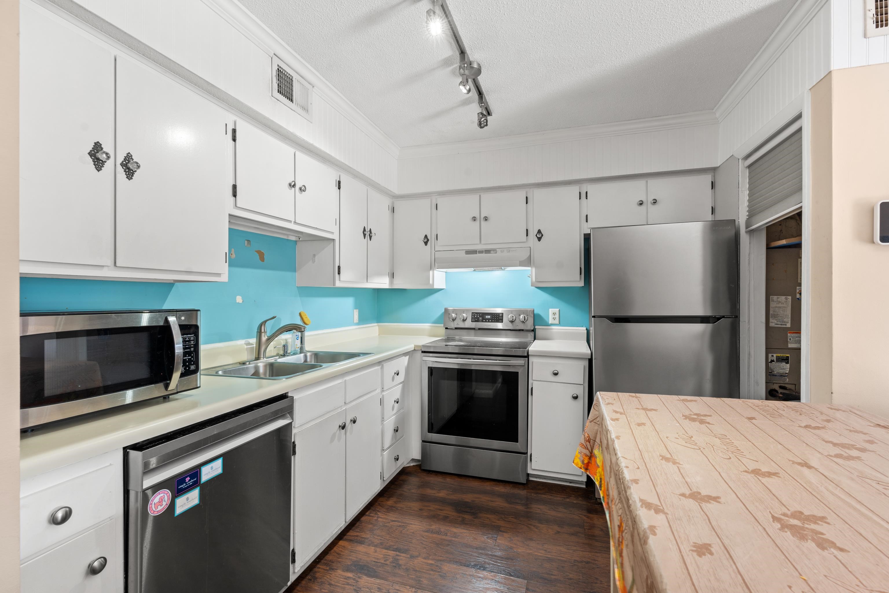 405 Cambridge Circle, Unit B7 Murrells Inlet, SC 29576 - Photo 6 of 17