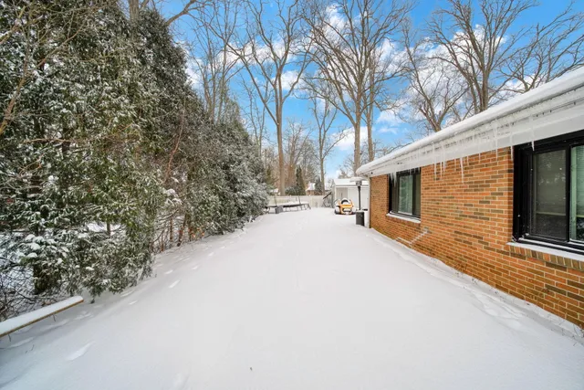 $255,000 | 1127 South Brown Street, Jackson, MI 49203