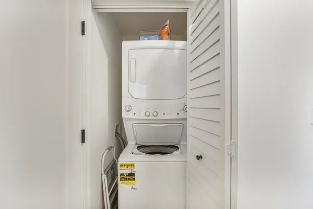 $6,000 | 1931 Northeast 2nd Street, Unit 301, Deerfield Beach, FL 33441