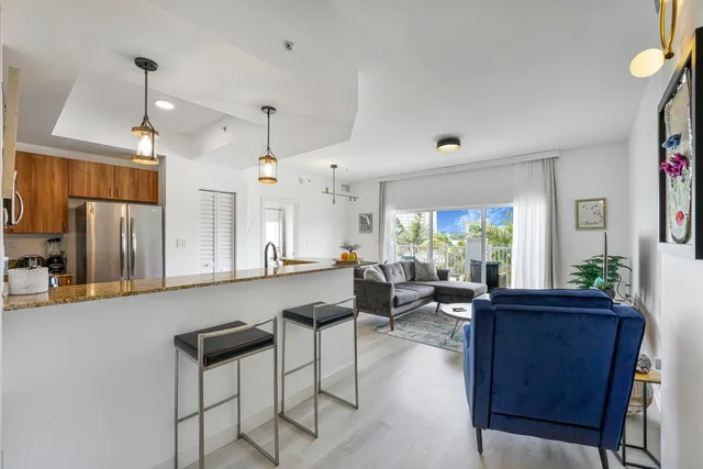 $6,000 | 1931 Northeast 2nd Street, Unit 301, Deerfield Beach, FL 33441