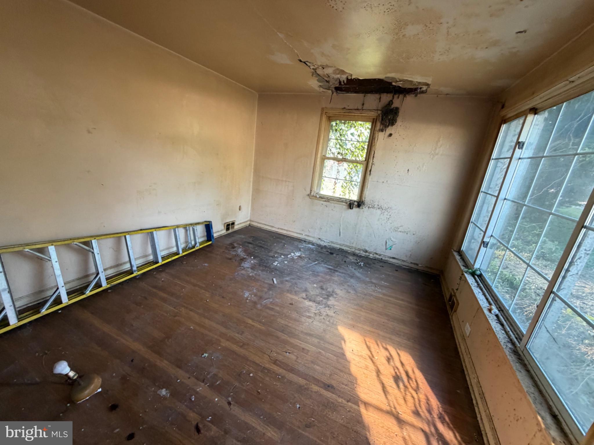 109 County Line Road Feasterville-Trevose, PA 19053 - Photo 5 of 8 Gallery Image 5