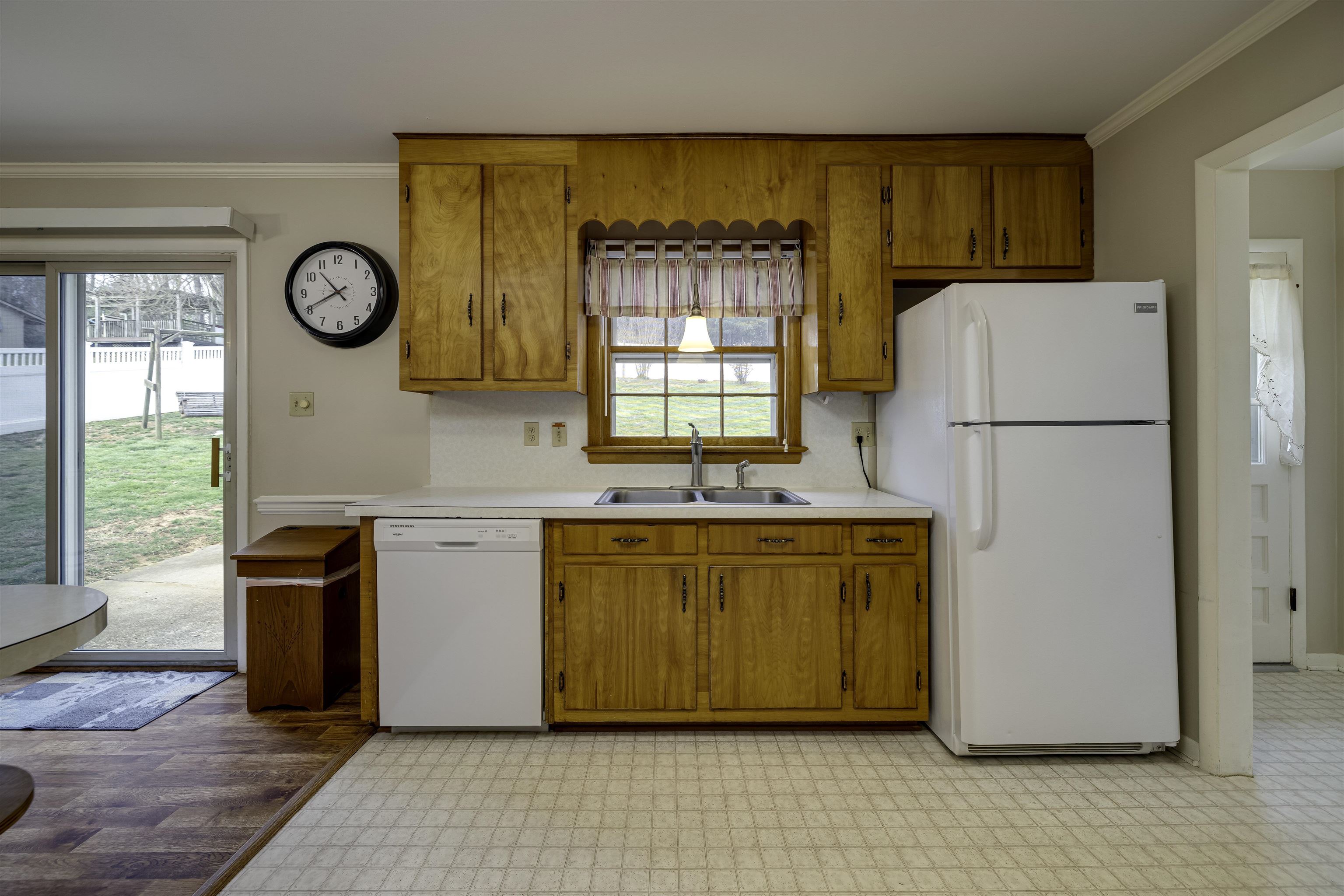 16 Greenfield Road Luray, VA 22835 - Photo 5 of 43 Gallery Image 5
