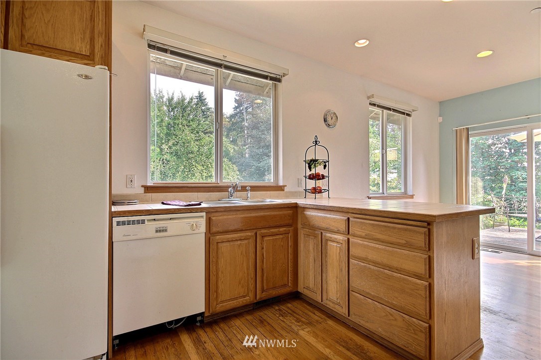 12139 Southeast 188th Street Renton, WA 98058 - Photo 9 of 25 Gallery Image 9