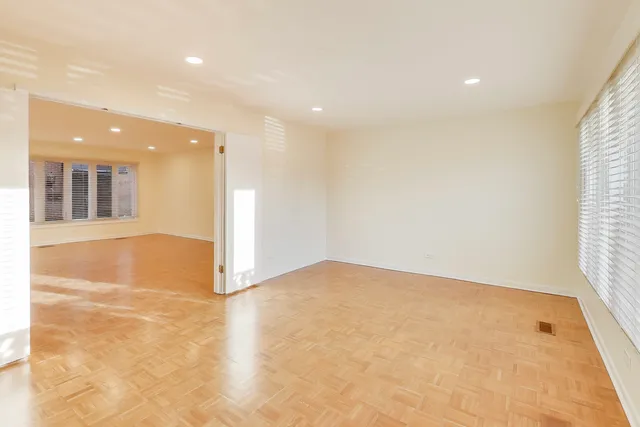 $4,950 | 475 Laurel Avenue, Unit G, Highland Park, IL 60035