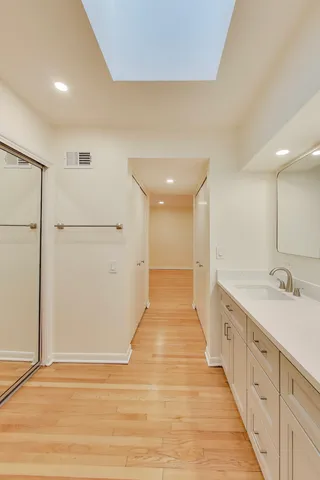 $4,950 | 475 Laurel Avenue, Unit G, Highland Park, IL 60035