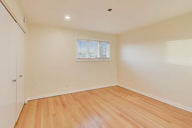 $4,950 | 475 Laurel Avenue, Unit G, Highland Park, IL 60035