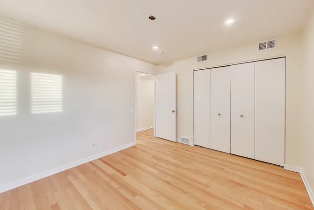 $4,950 | 475 Laurel Avenue, Unit G, Highland Park, IL 60035