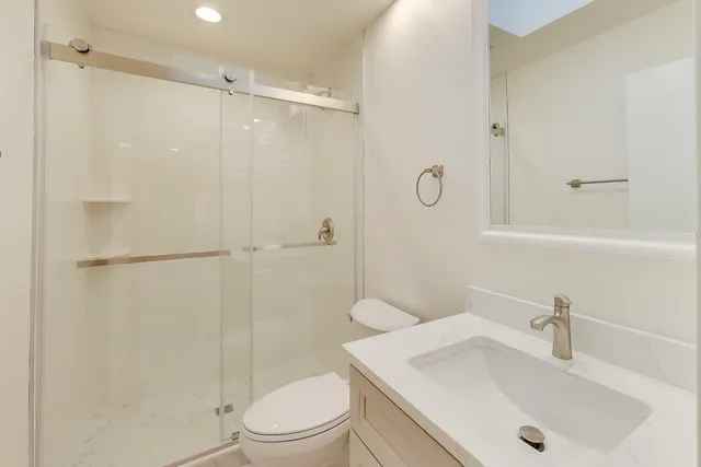 $4,950 | 475 Laurel Avenue, Unit G, Highland Park, IL 60035