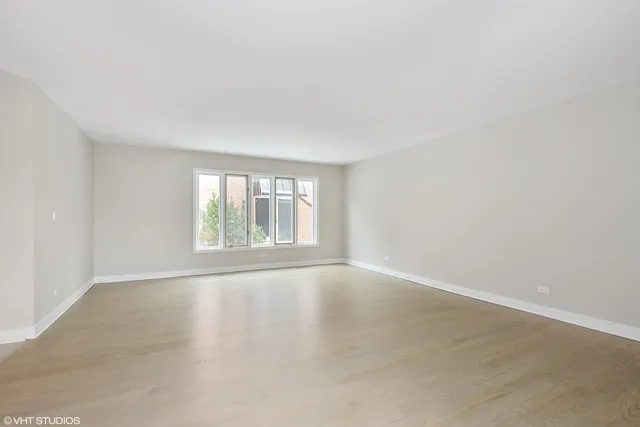 $4,495 | 475 Laurel Avenue, Unit G, Highland Park, IL 60035