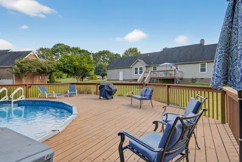 $474,900 | 102 Arrowood Drive, Cottontown, TN 37048
