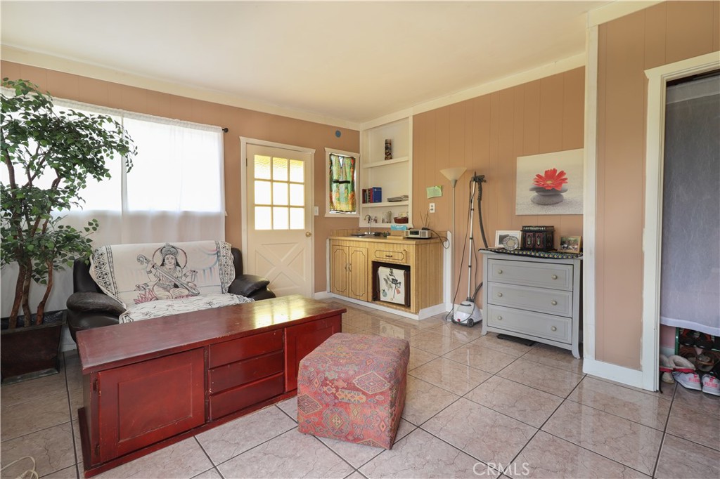 725 Hendricks Street Montebello, CA 90640 - Photo 11 of 18 Guest Room