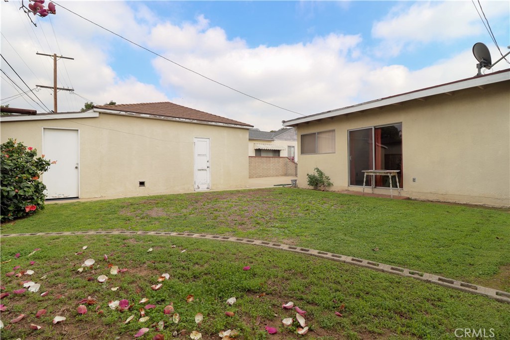 725 Hendricks Street Montebello, CA 90640 - Photo 15 of 18 Double Detached Garage