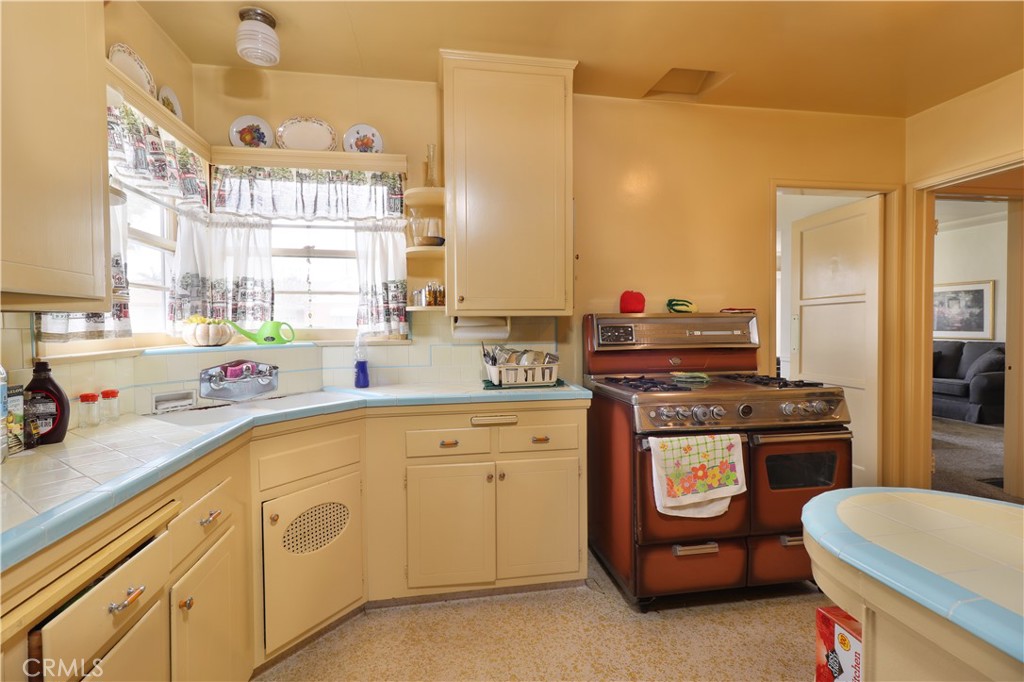 725 Hendricks Street Montebello, CA 90640 - Photo 4 of 18