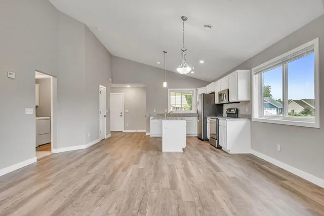 $2,250 | 722 Hilltop Lane, St. Croix Falls, WI 54024