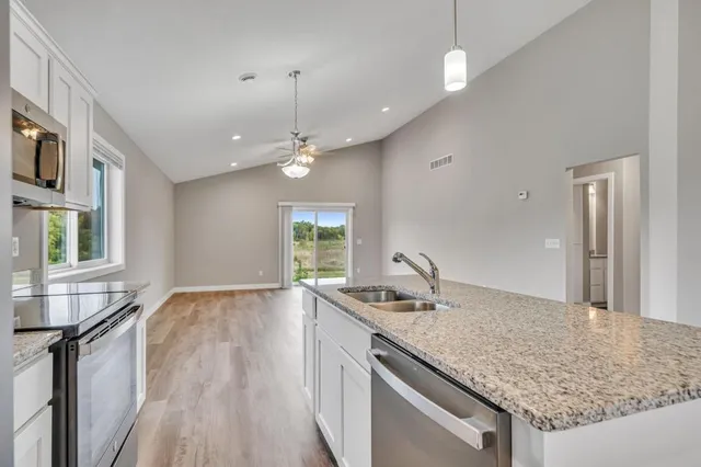 $2,250 | 722 Hilltop Lane, St. Croix Falls, WI 54024