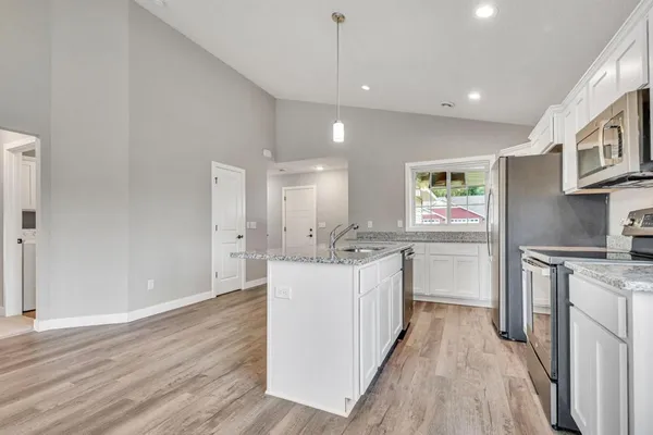 $2,250 | 722 Hilltop Lane, St. Croix Falls, WI 54024