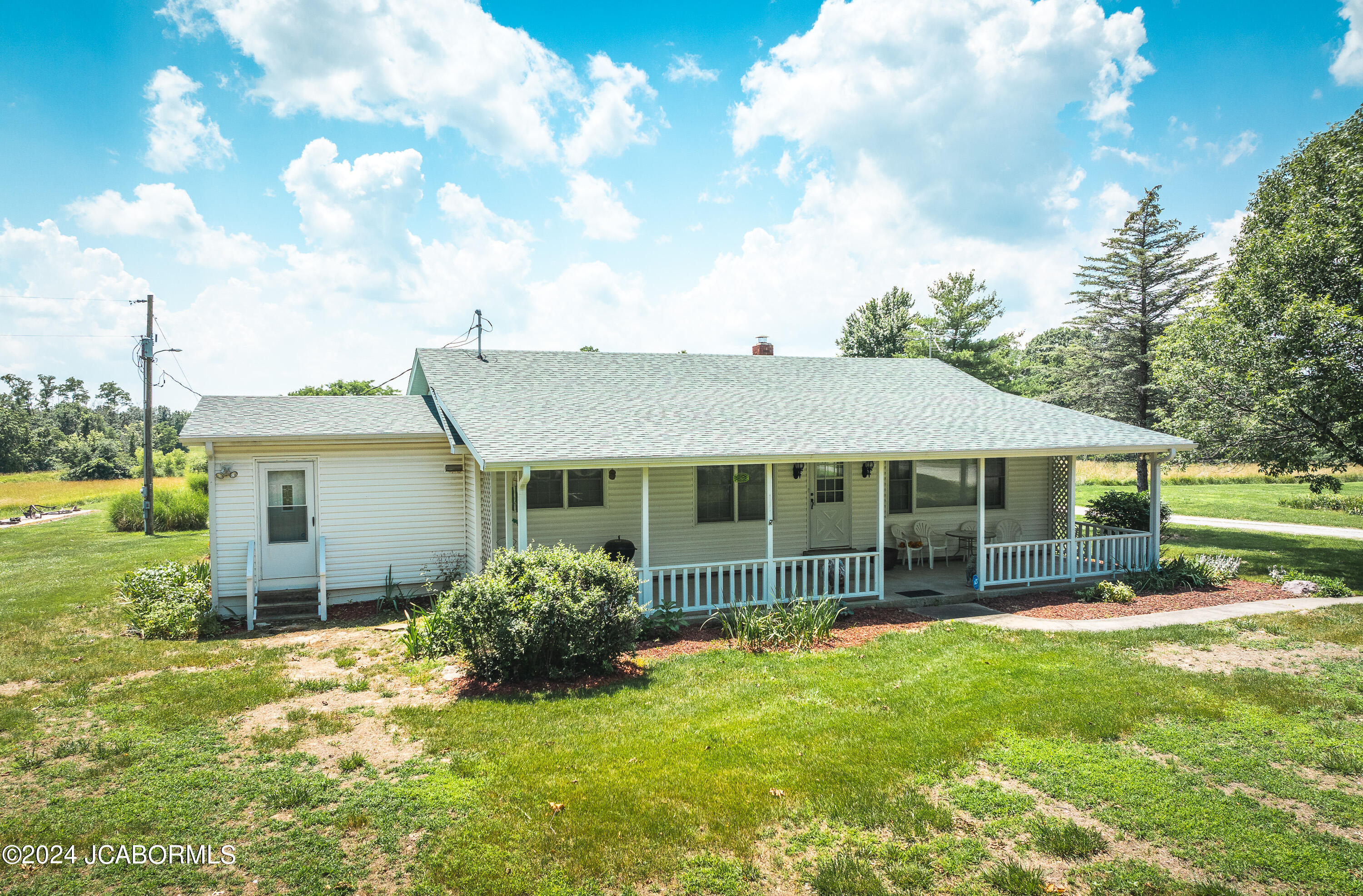 3040 State Rte H Fayette, MO 65248 - Photo 5 of 60