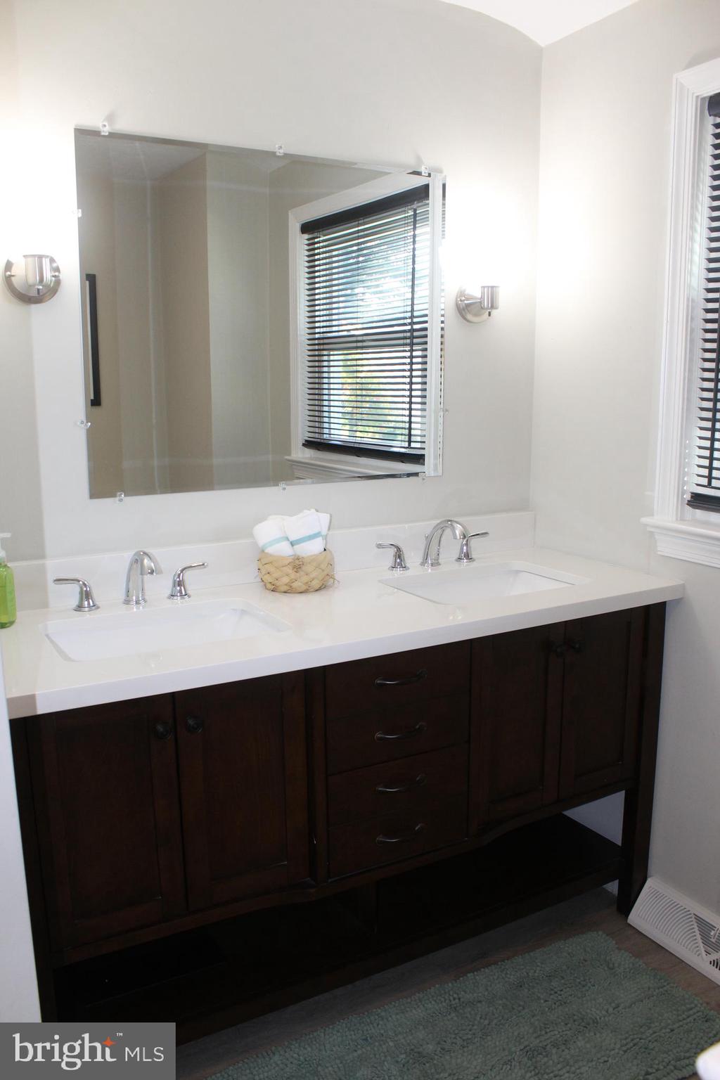 34 Green Acre Road Lititz, PA 17543 - Photo 23 of 47 Primary Bath