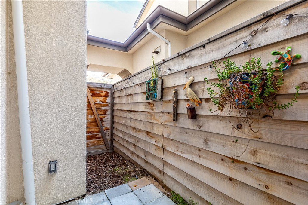 9354 Riberena Circle Atascadero, CA 93422 - Photo 14 of 47 a view of entryway with a flower pot