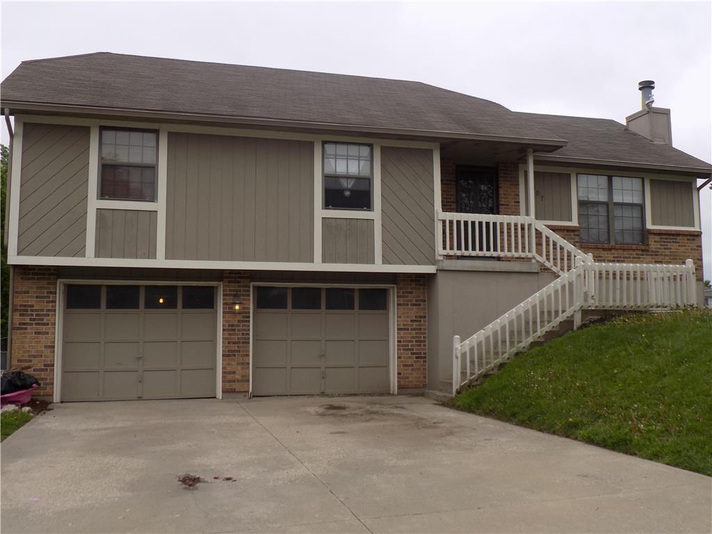 607 Valley View Raymore, MO 64083 - Photo 1 of 1