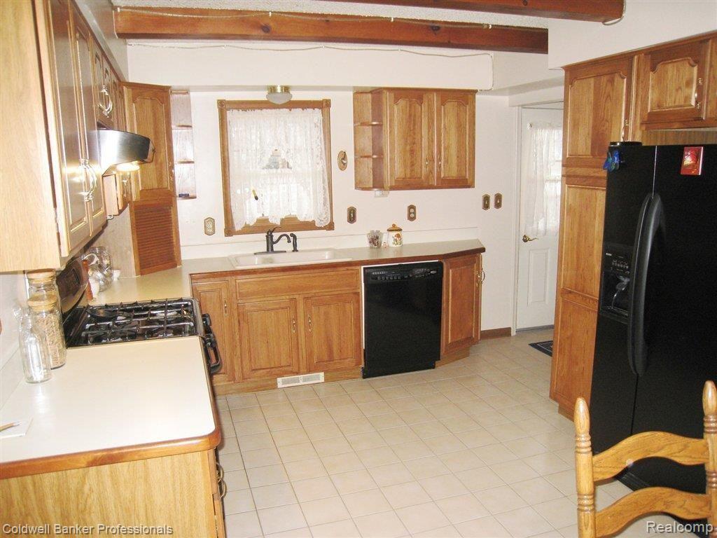 47501 Powell Road Plymouth, MI 48170 - Photo 4 of 10 Kitchen