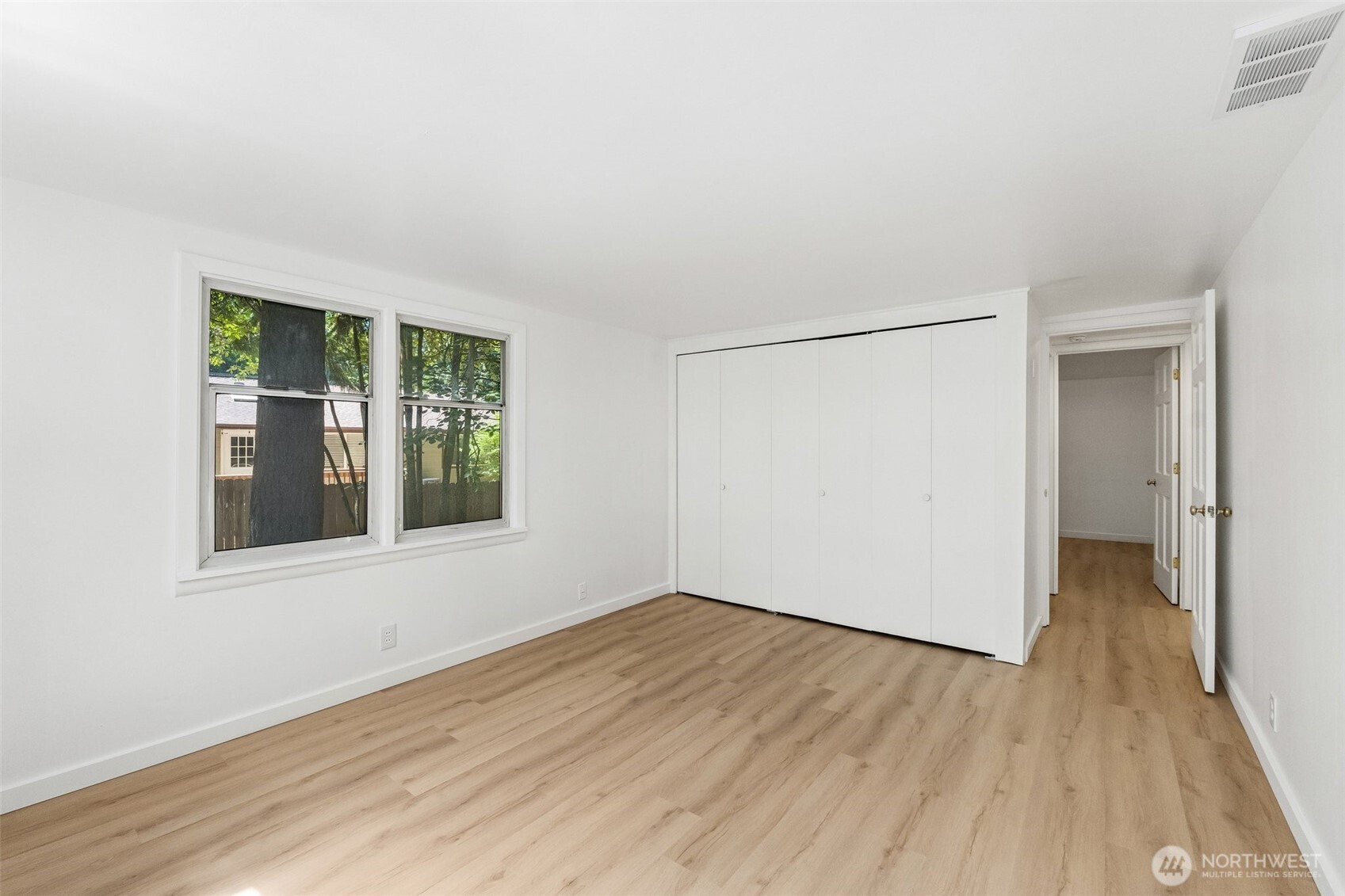 7629 236th Street Southwest Edmonds, WA 98026 - Photo 14 of 39