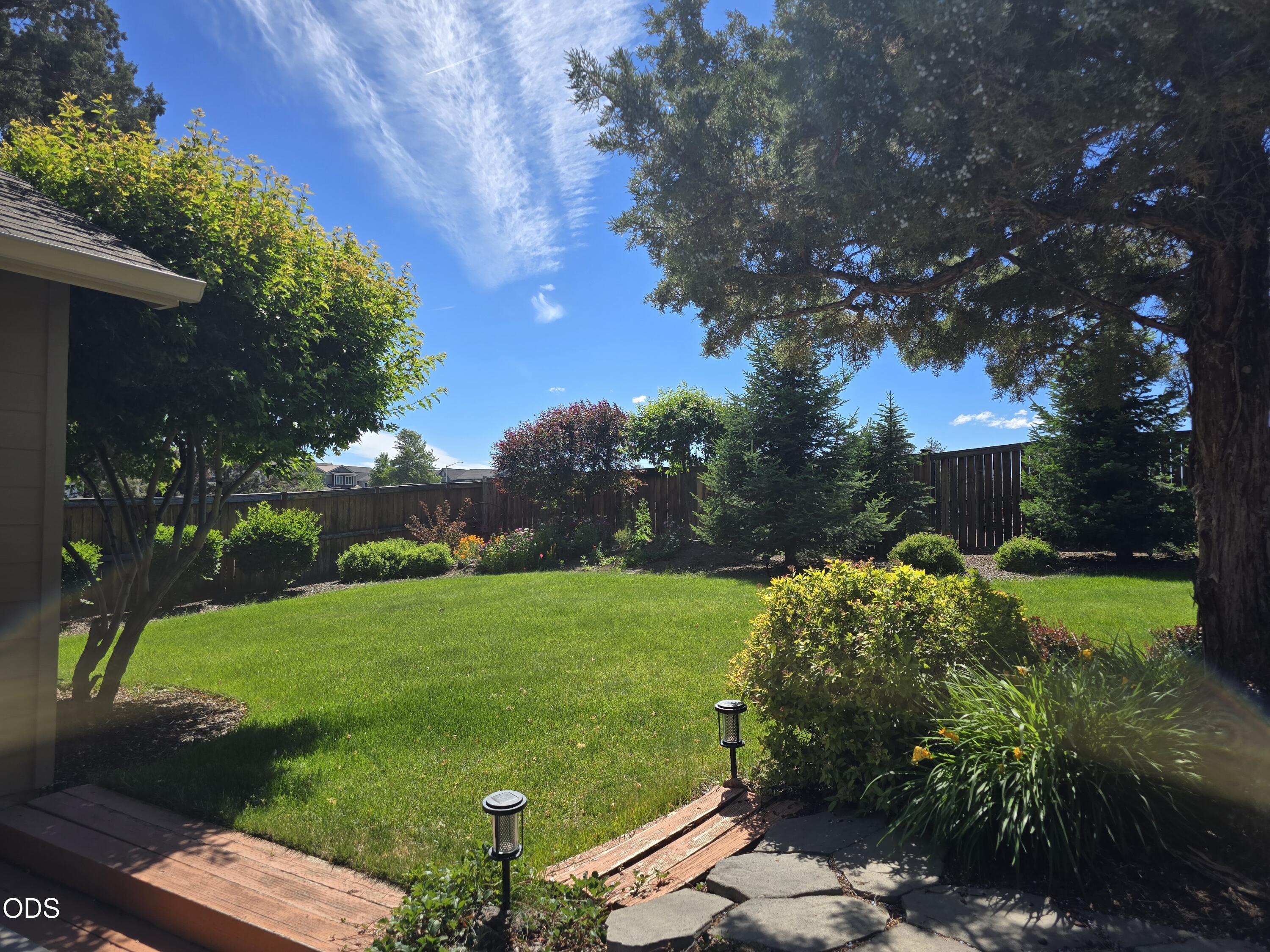 2021 Southwest 41st Street Redmond, OR 97756 - Photo 17 of 22
