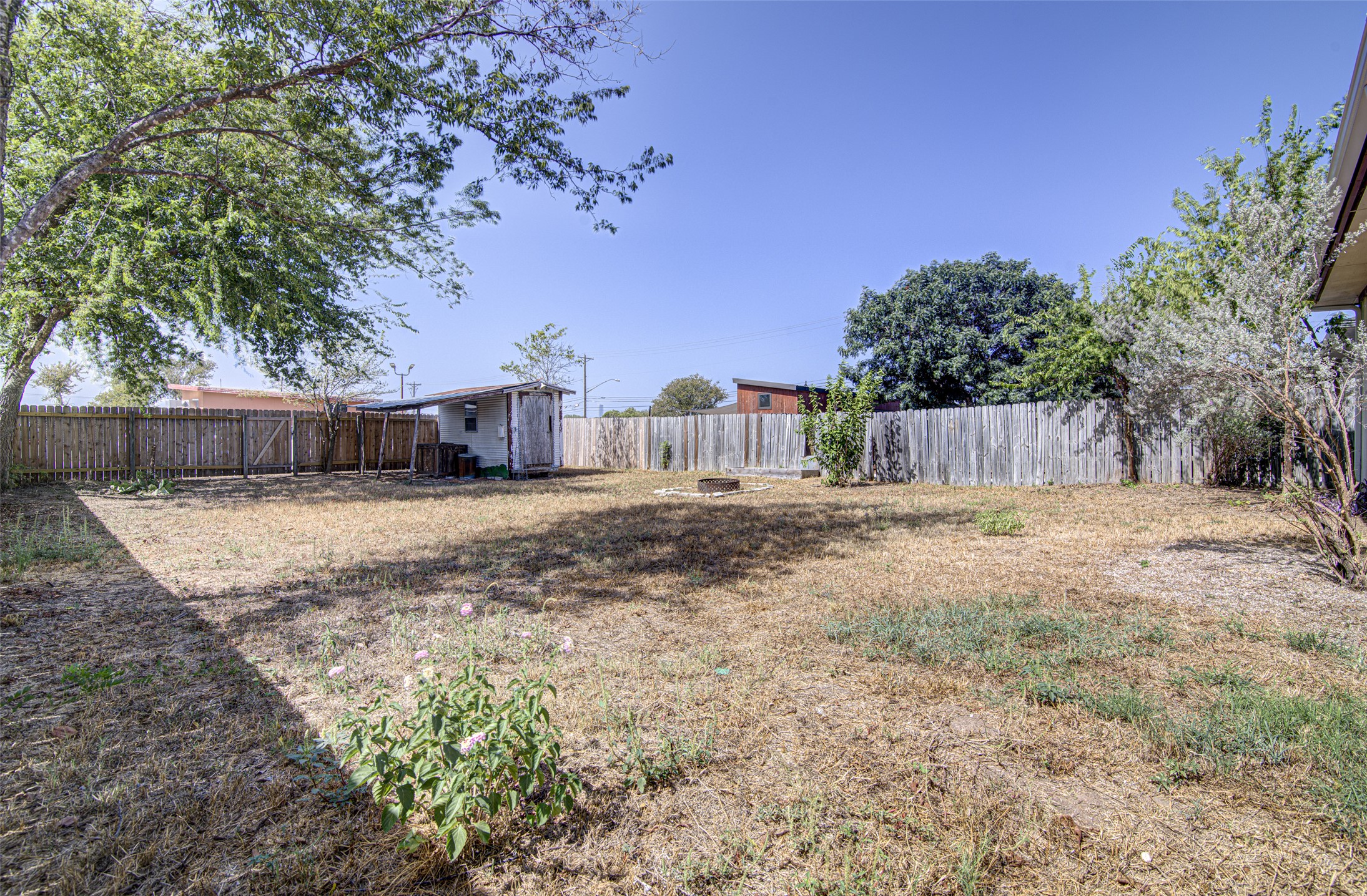 4605 Ribbecke Avenue Austin, TX 78721 - Photo 19 of 22 Gallery Image 19