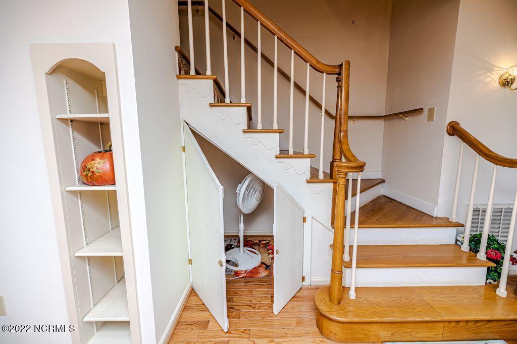 140 Lost Tree Road Pinehurst, NC 28374 - Photo 23 of 50 140 lt stairs2