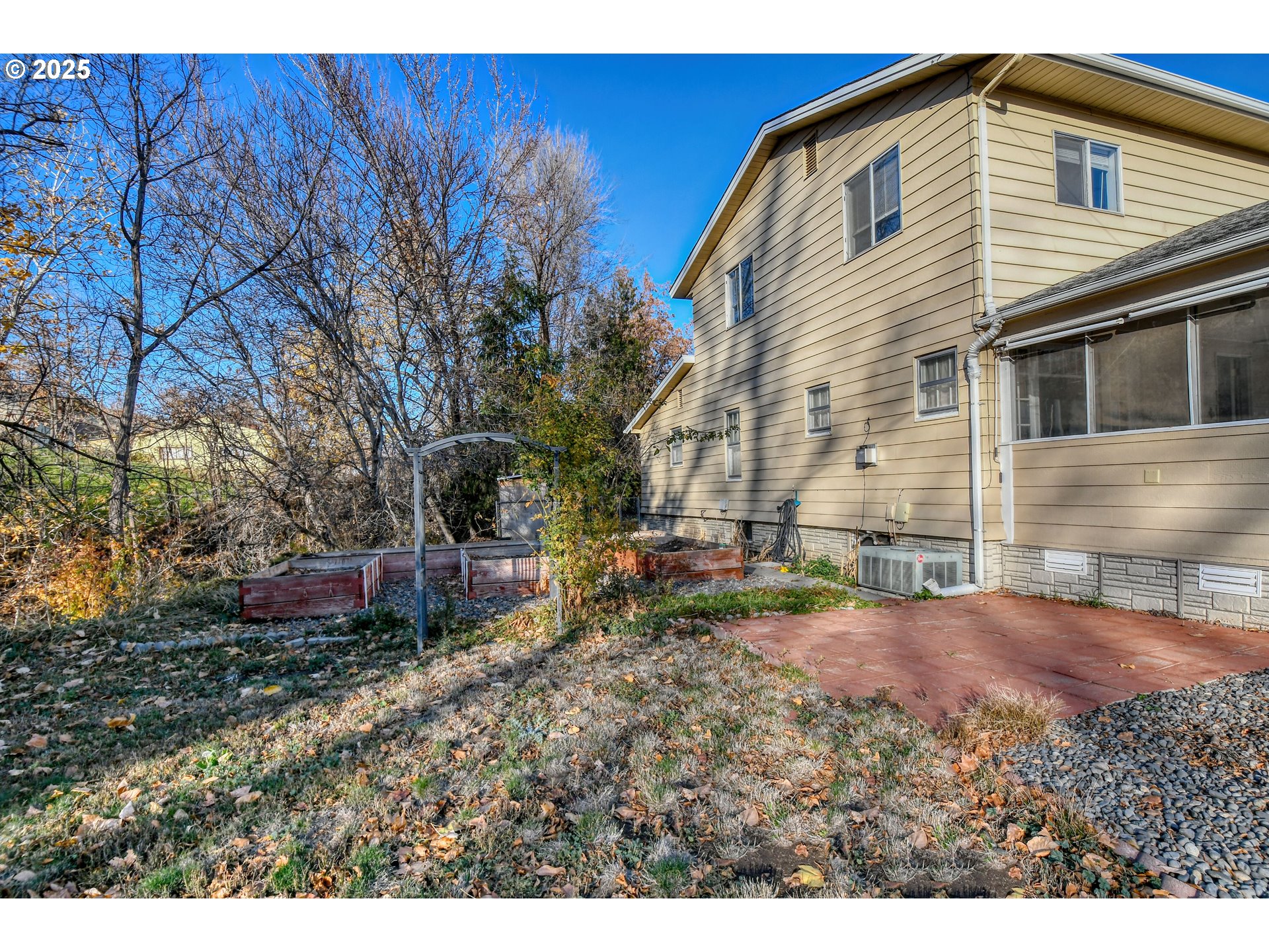 261 Southwest 2nd Street Pilot Rock, OR 97868 - Photo 38 of 45 a view of backyard of house