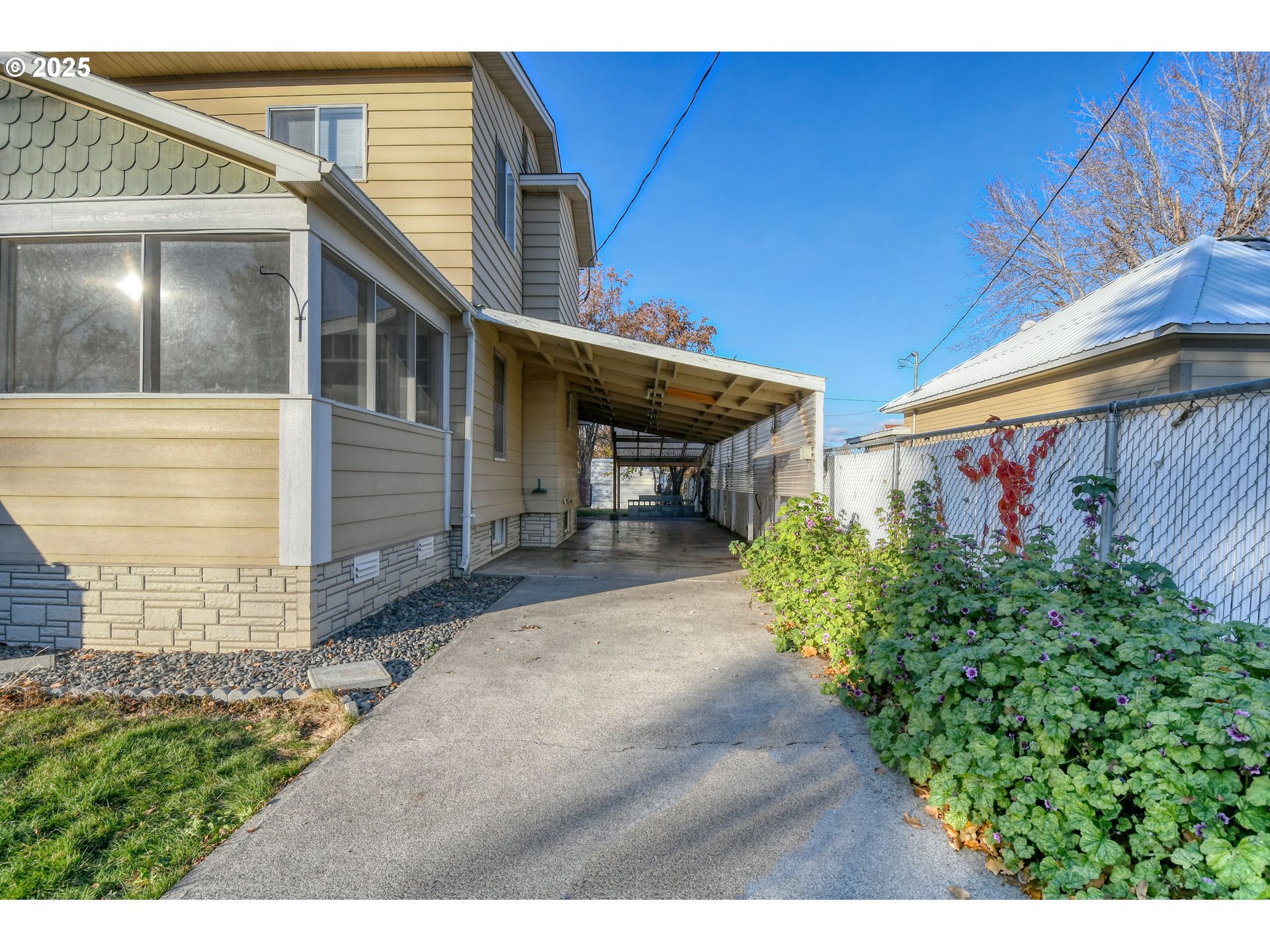 261 Southwest 2nd Street Pilot Rock, OR 97868 - Photo 39 of 45 a view of a house with a patio