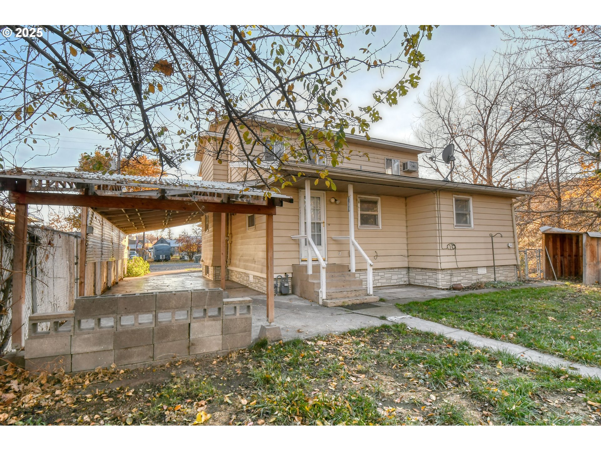 261 Southwest 2nd Street Pilot Rock, OR 97868 - Photo 44 of 45 a view of a house with a patio