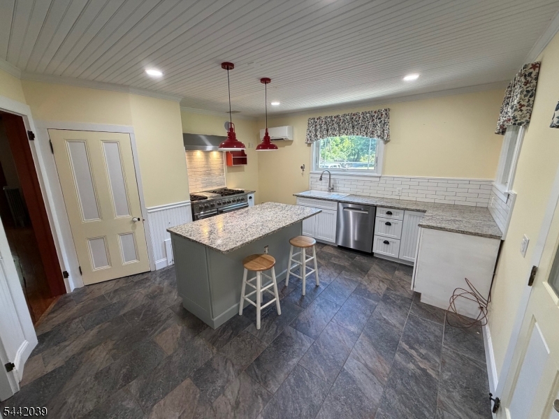 689 Bartley Road Flanders, NJ 07836 - Photo 10 of 37