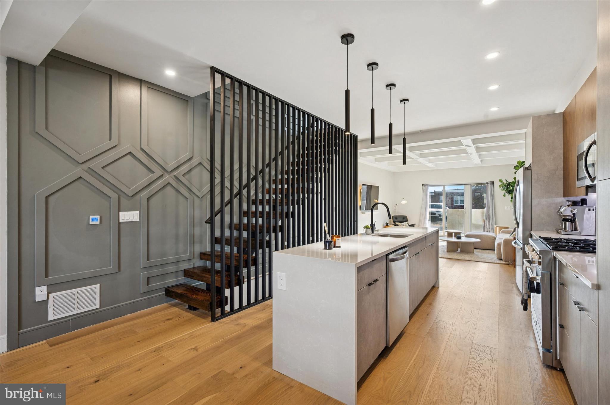 331 Fountain Street Philadelphia, PA 19128 - Photo 3 of 41