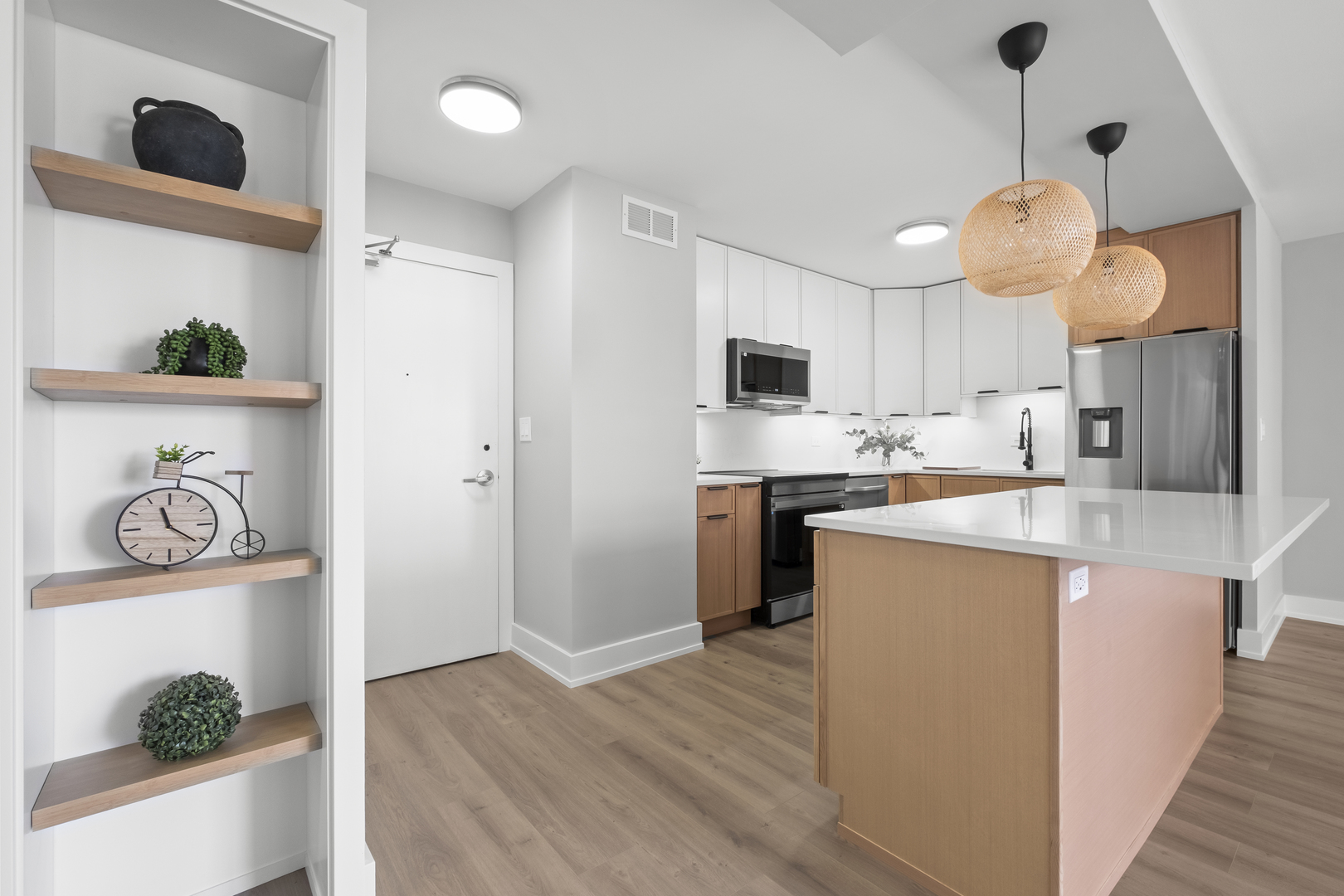 6301 North Sheridan Road, Unit 12C Chicago, IL 60660 - Photo 11 of 32