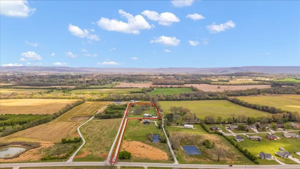$444,900 | 211 Miller Farm Lane, Winchester, TN 37398