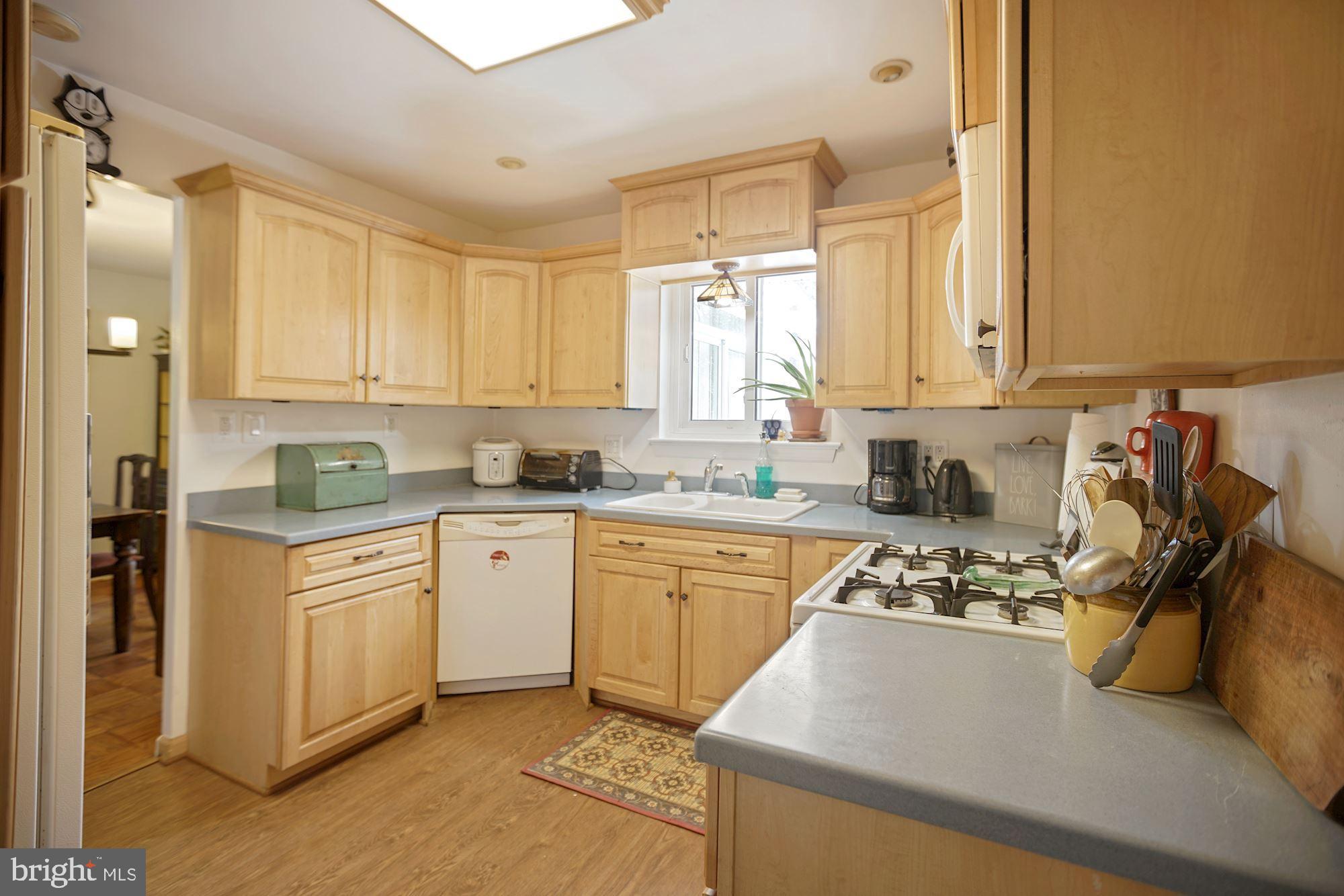 5961 Joffa Place Springfield, VA 22150 - Photo 7 of 32 Kitchen