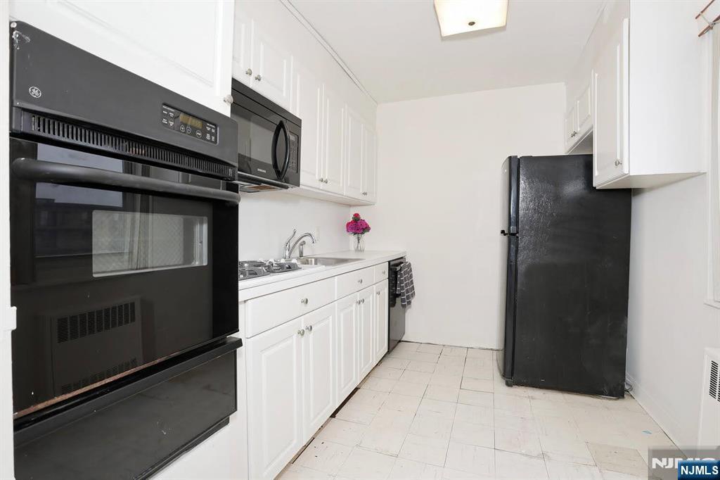 280 Prospect, Unit 6J Hackensack, NJ 07601 - Photo 26 of 43