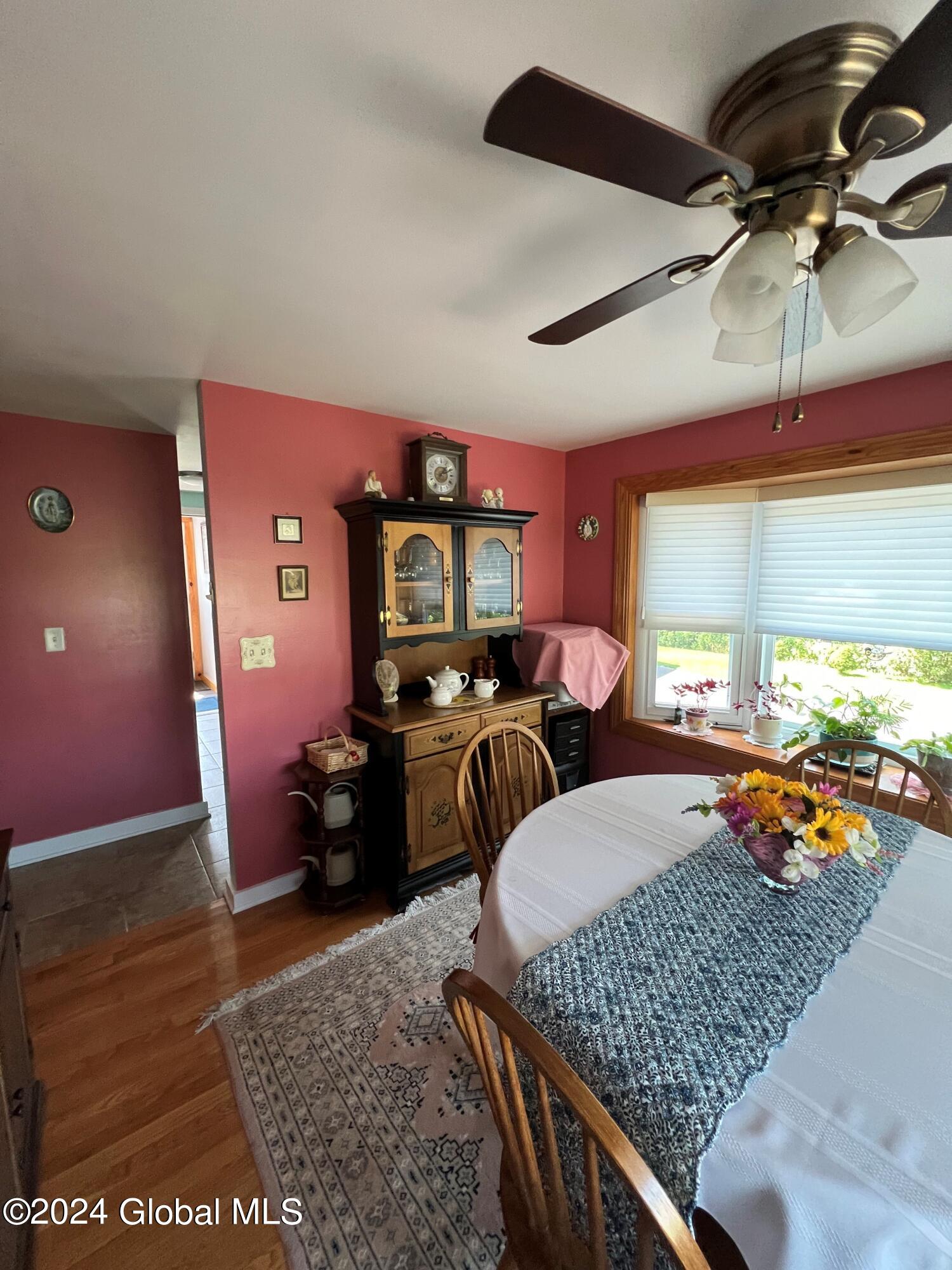 20 North Road Troy, NY 12180 - Photo 15 of 39 Dinningroom