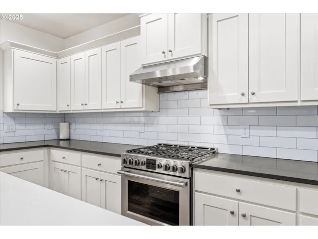 $739,900 | 13154 Southwest 121st Avenue, Portland, OR 97223