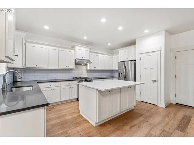 $739,900 | 13154 Southwest 121st Avenue, Portland, OR 97223