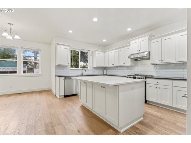 $739,900 | 13154 Southwest 121st Avenue, Portland, OR 97223