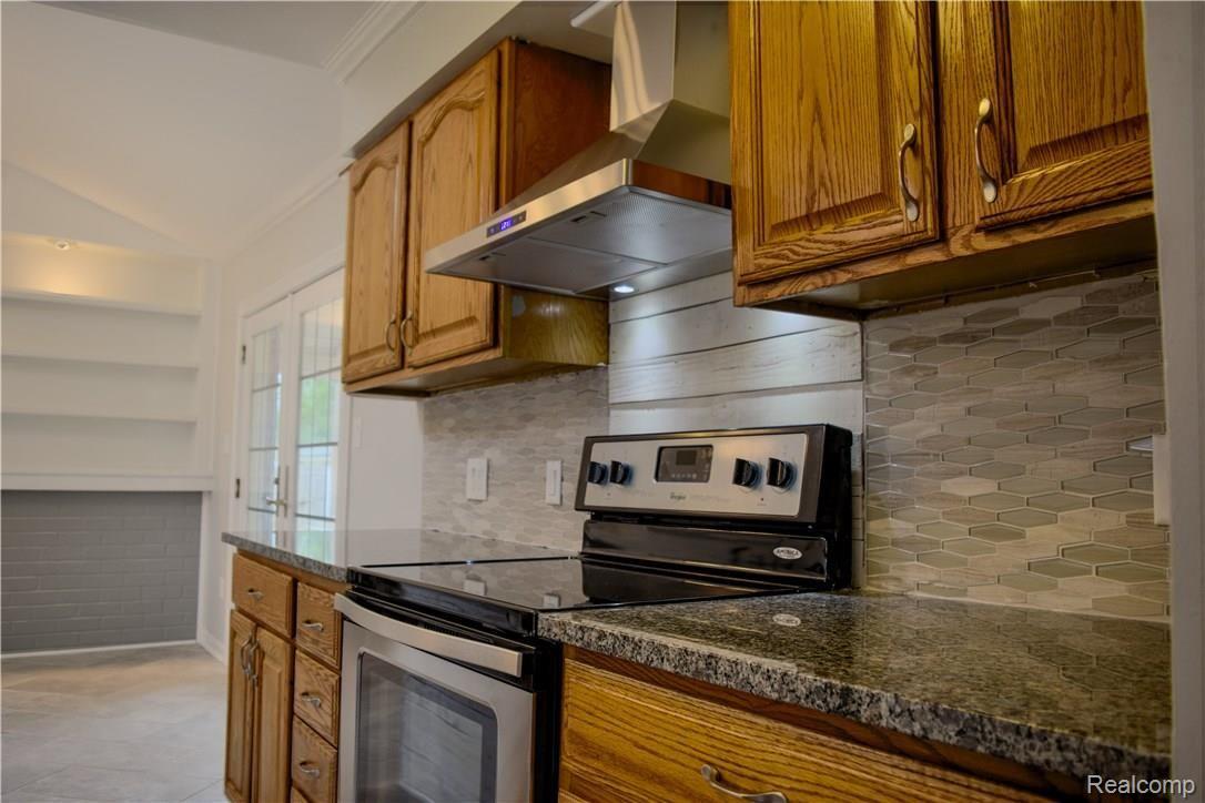 18115 15 Mile Road Clinton Township, MI 48035 - Photo 3 of 21 15 Mile Kitchen.jpg